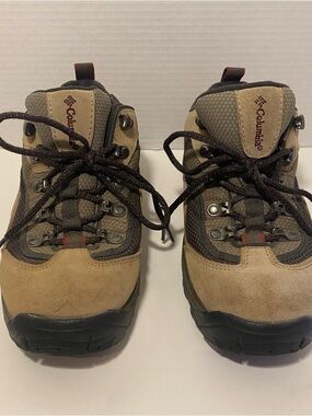 Columbia Women’s Tan and Dark Brown Hiking Boots - Bonanza Valley- size 7.5